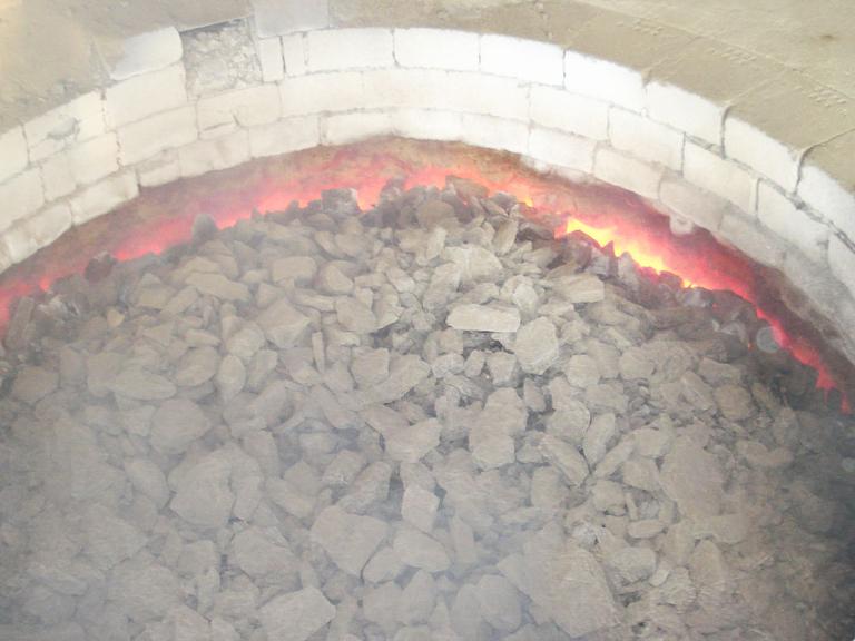 Brennvorgang im Schachtofen.