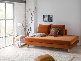 dormiente-Schlafsofa-Lounge-S-orange-Sitzposition 800auf600-c-dormiente