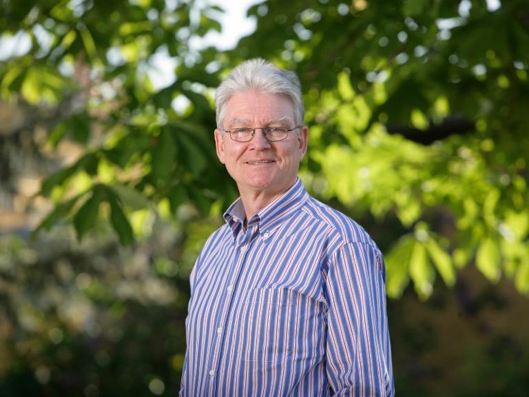 Dr. Hermann Fischer, Gründer AURO AG Dr-Hermann-Fischer-Auro-Gruender 800auf600-c-Auro-Naturfarben